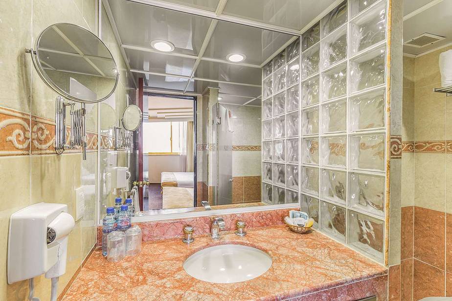 Ba&ntilde;o Habitaci&oacute;n Doble